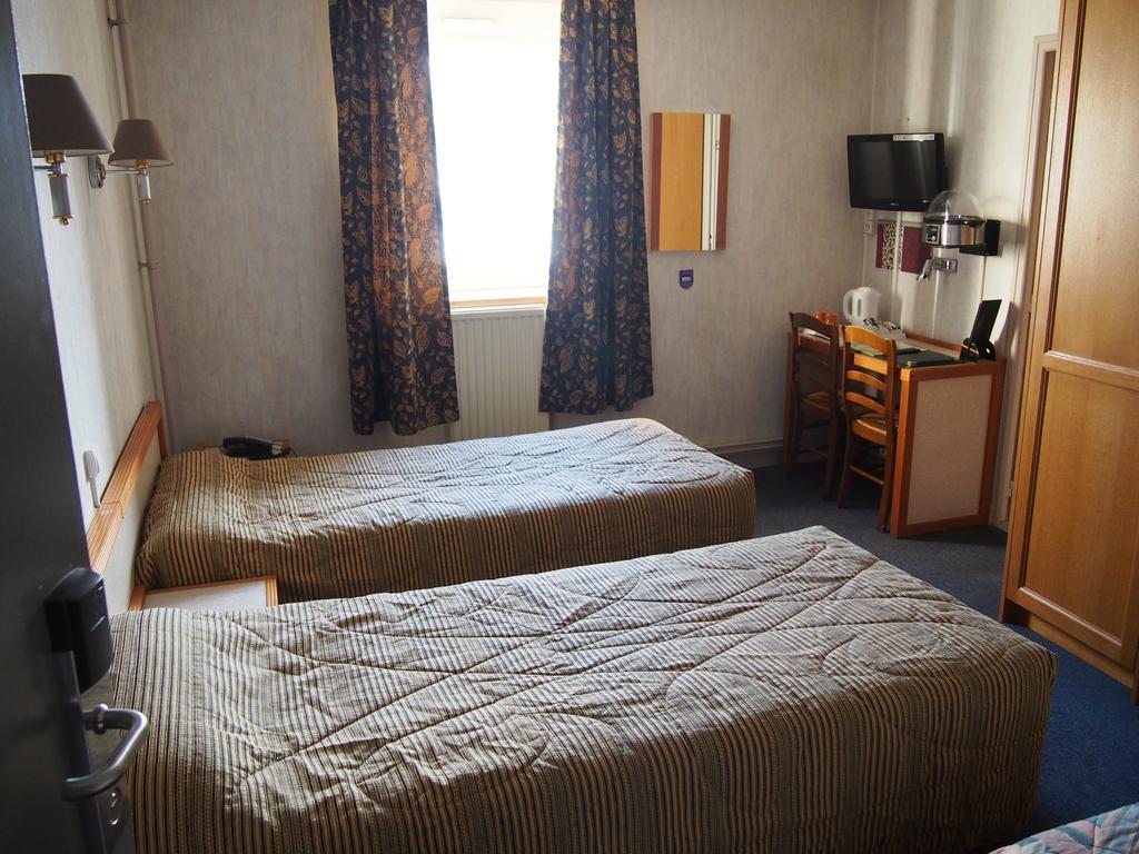 Hotel Val Saint Hilaire Givet Cameră foto