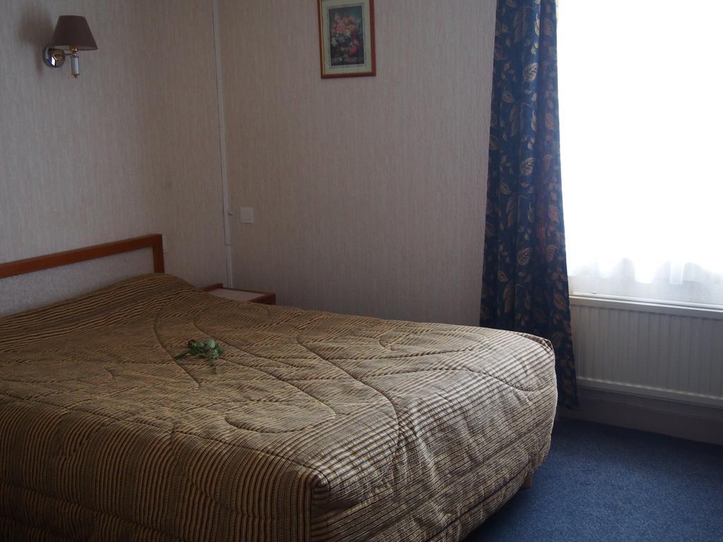 Hotel Val Saint Hilaire Givet Cameră foto